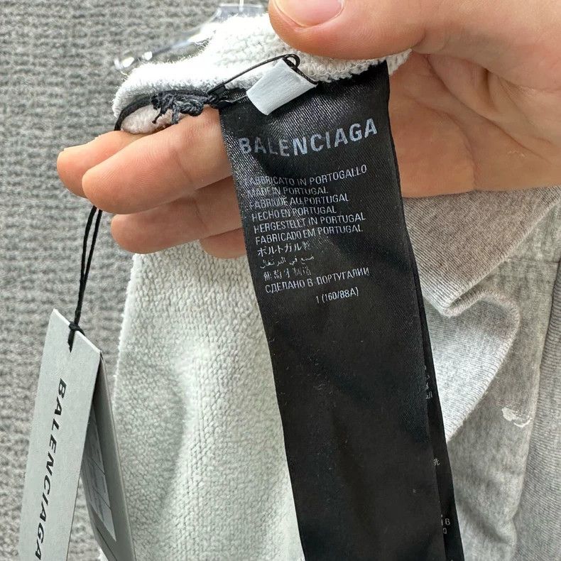 Balenciaga Balenciaga Colorful Logo Distressed Hoodie Size/L Size US S / EU 44-46 / 1 - 4 Thumbnail