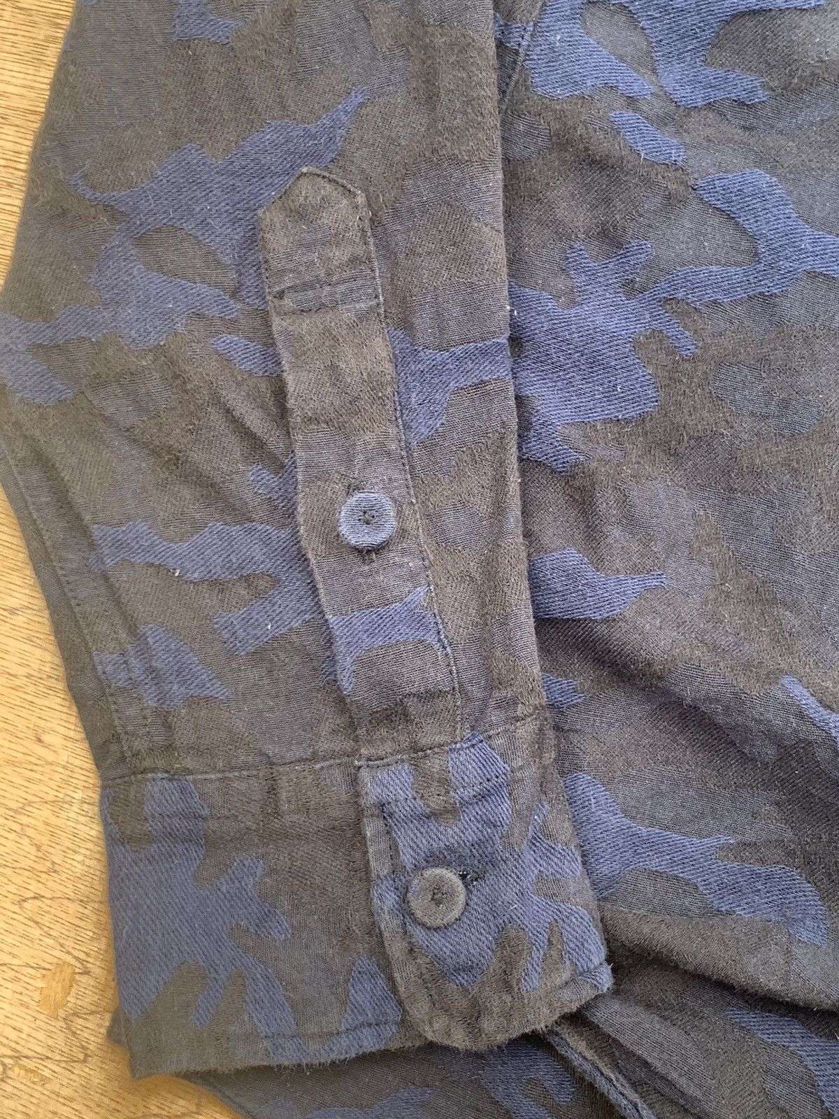 Japanese Brand Vanquish 10th Anniversary Camouflage Shirt Size US M / EU 48-50 / 2 - 17 Thumbnail
