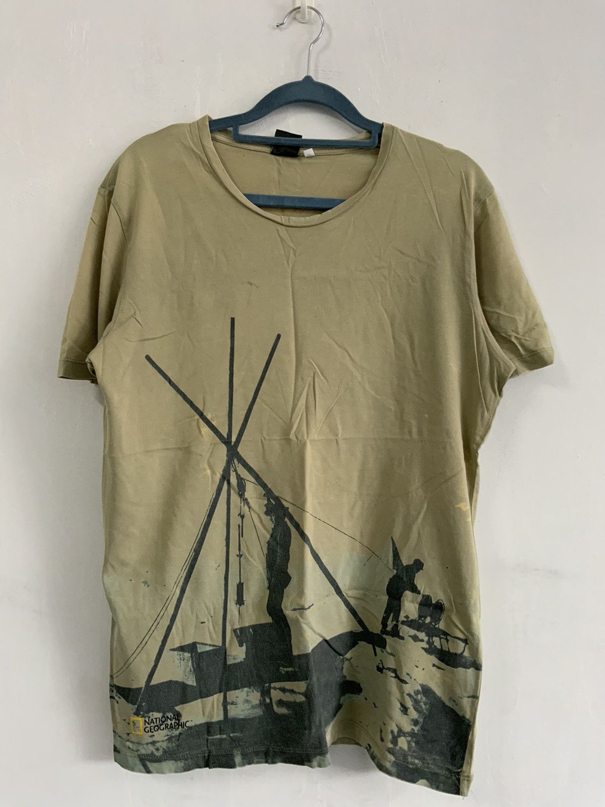 Uniqlo National Geographic Fade Rusty Uniqlo Japan Tee Size US M / EU 48-50 / 2 - 1 Thumbnail