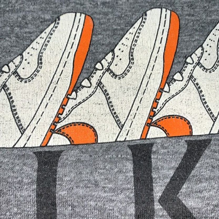 Nike VINTAGE Nike T-Shirt XL Gray Short Sleeve Crew Neck Graphic Tee 1980s Jordan 1 Chicago Bred Mens Size US XL / EU 56 / 4 - 3 Thumbnail