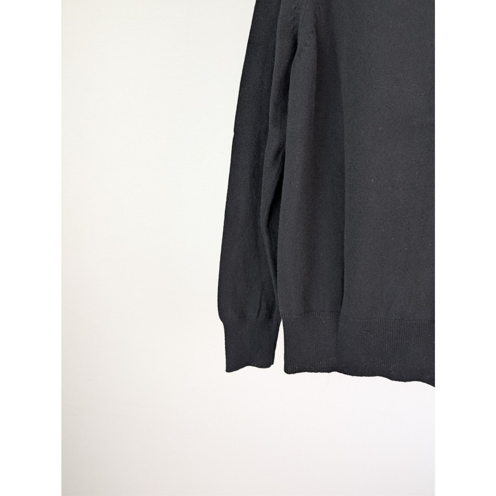 Tom Ford o1rshd1 Knitwear V-Neck Cardigan Sweater in Black Size US M / EU 48-50 / 2 - 14 Thumbnail