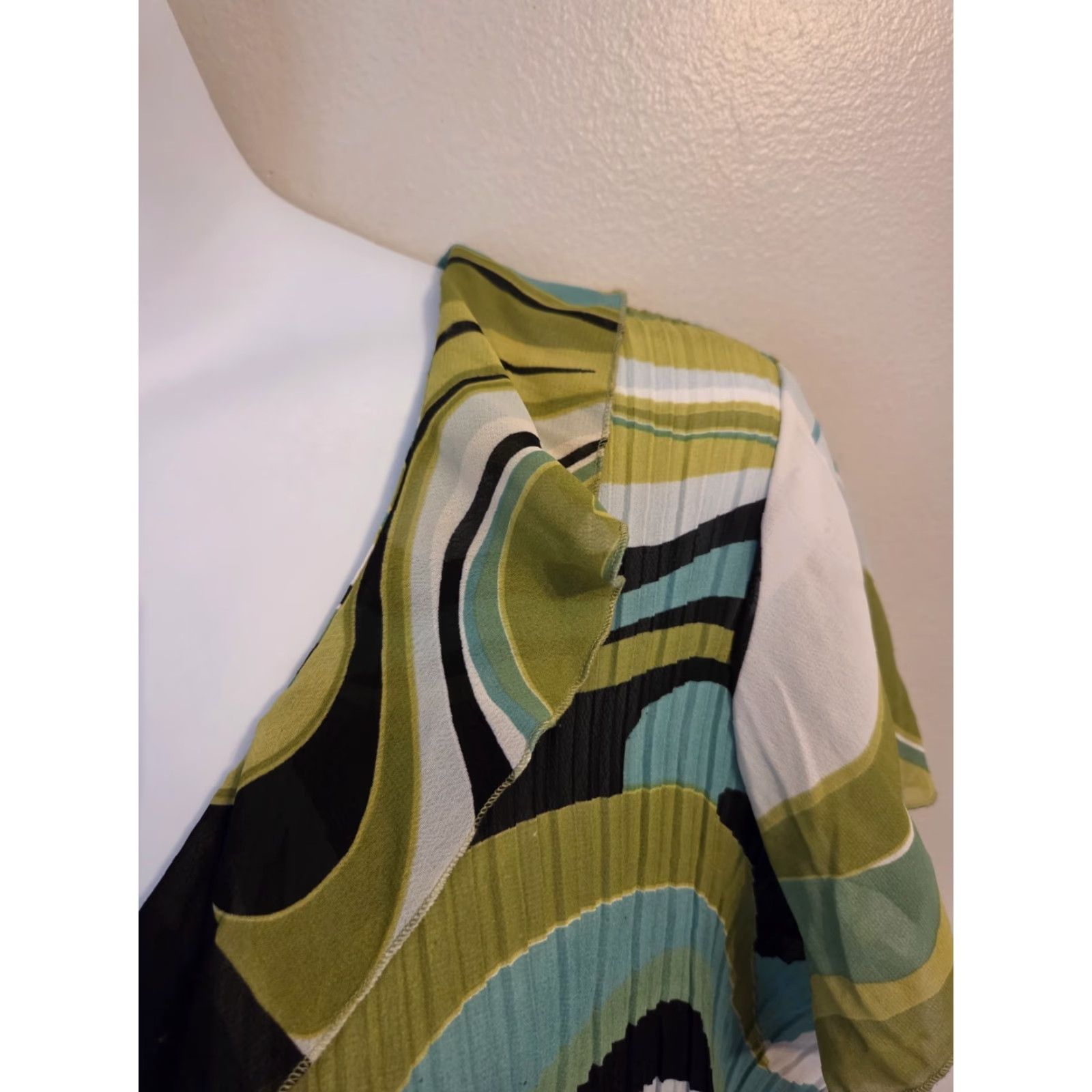 CO NEW YORK CITY DESIGN CO Blouse Abstract Ruffle Button-Up 3X Women Geometric Multicolor Short Flutter Sleeve V-neck Button 3X Blouse Size XXL / US 16-18 / IT 52-54 - 3 Thumbnail