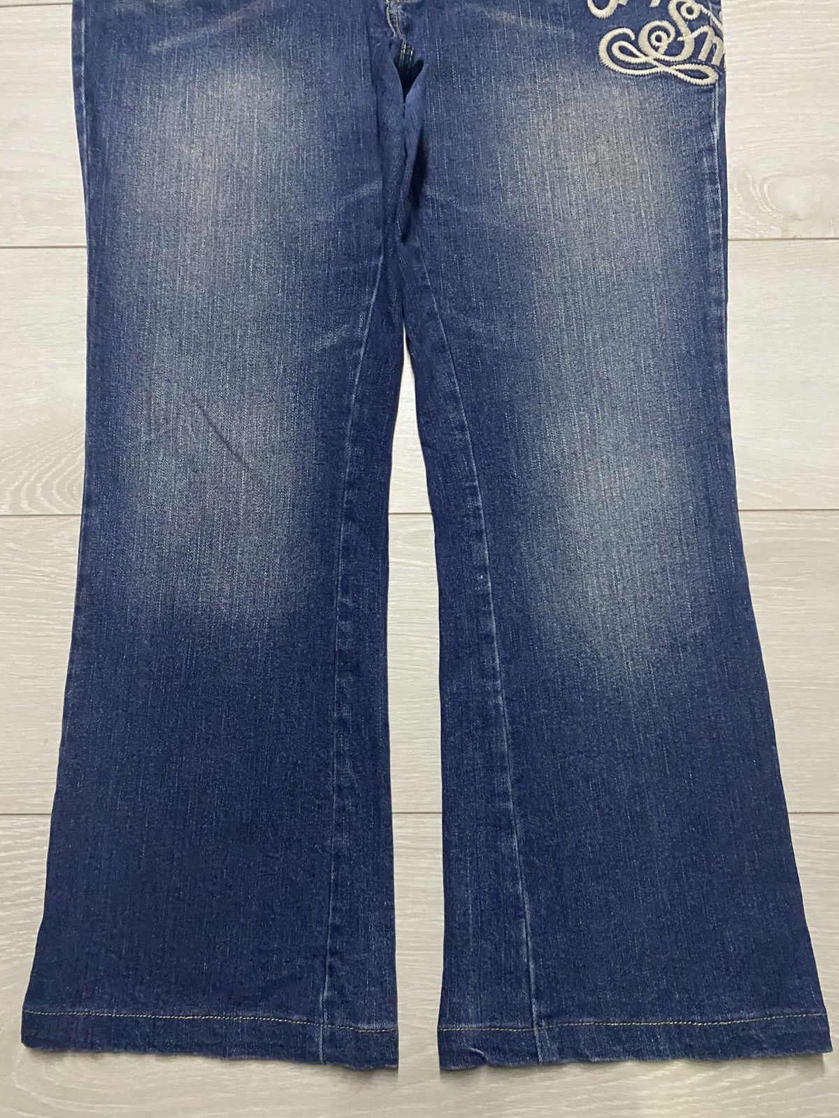 Japanese Brand Woman Vintage Japanese Brand Embroidery Wide Leg Jeans Size US 37 - 5 Thumbnail