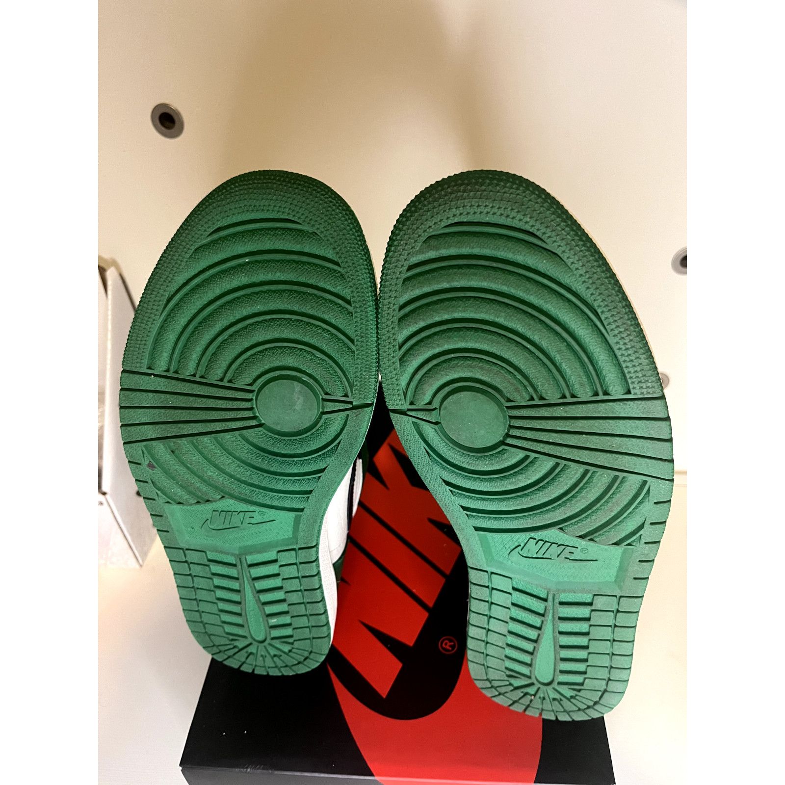 Jordan Brand Jordan One High Pine Green 555088-140 GREAT CONDITION Size US 11 / EU 44 - 5 Thumbnail