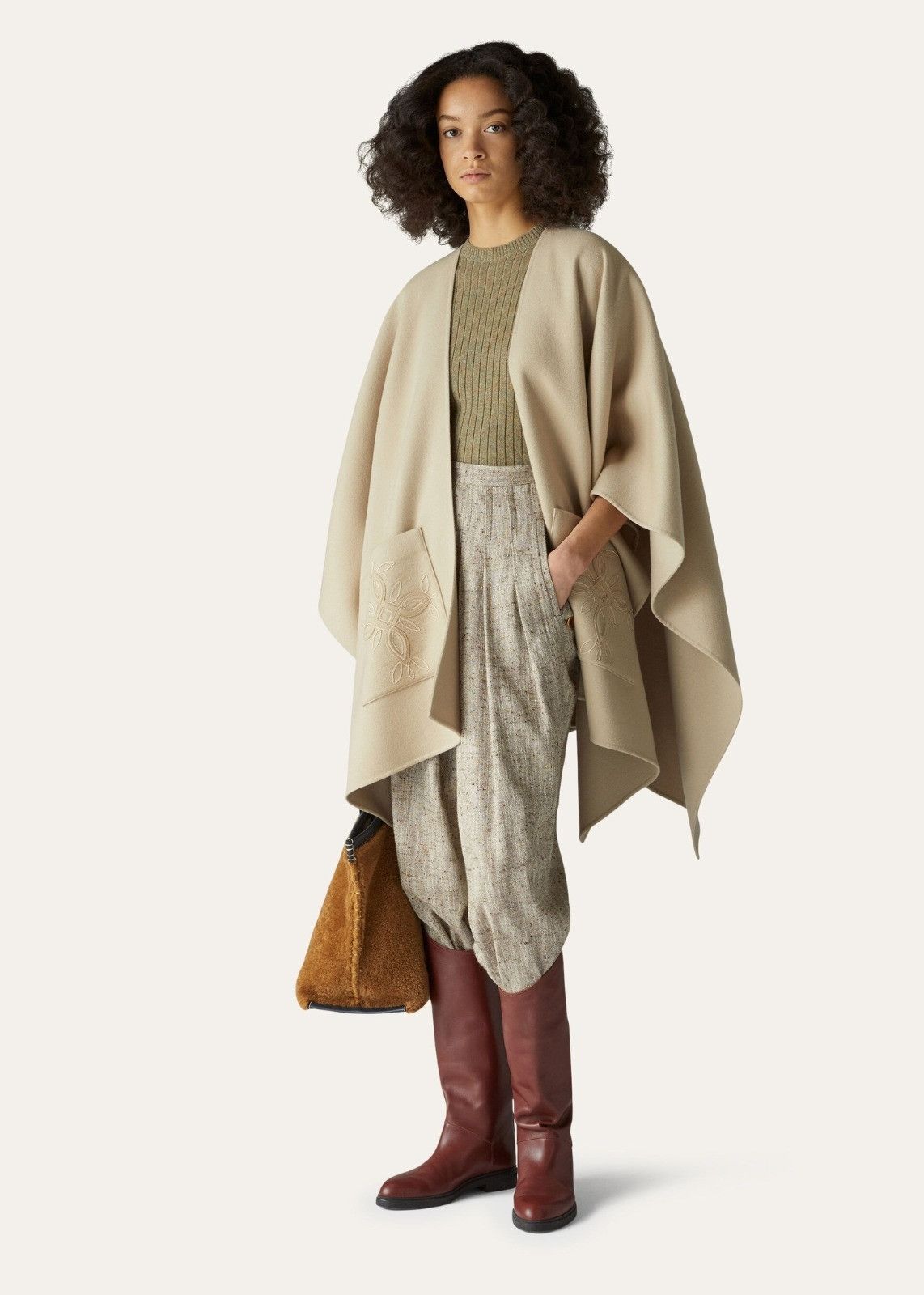 Loro Piana o1srvl11e0824 Size: OS / Teodora Emroidered Cape in Beige Size ONE SIZE - 2 Thumbnail