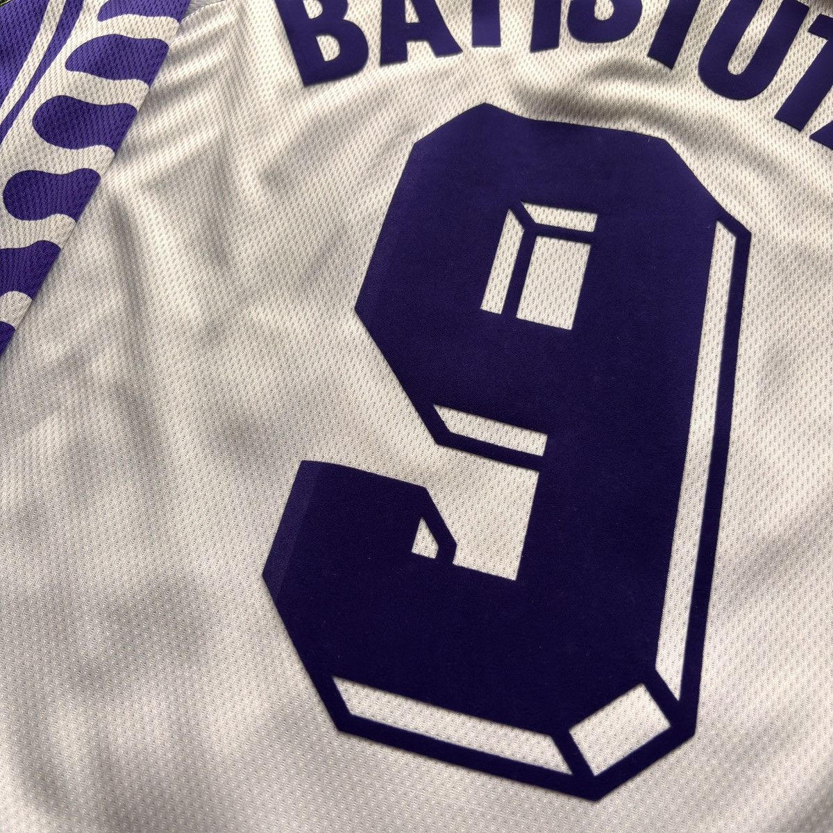 Fila Fiorentina Away Player Issue 1999-00 Batistuta #9 Size US M / EU 48-50 / 2 - 10 Thumbnail