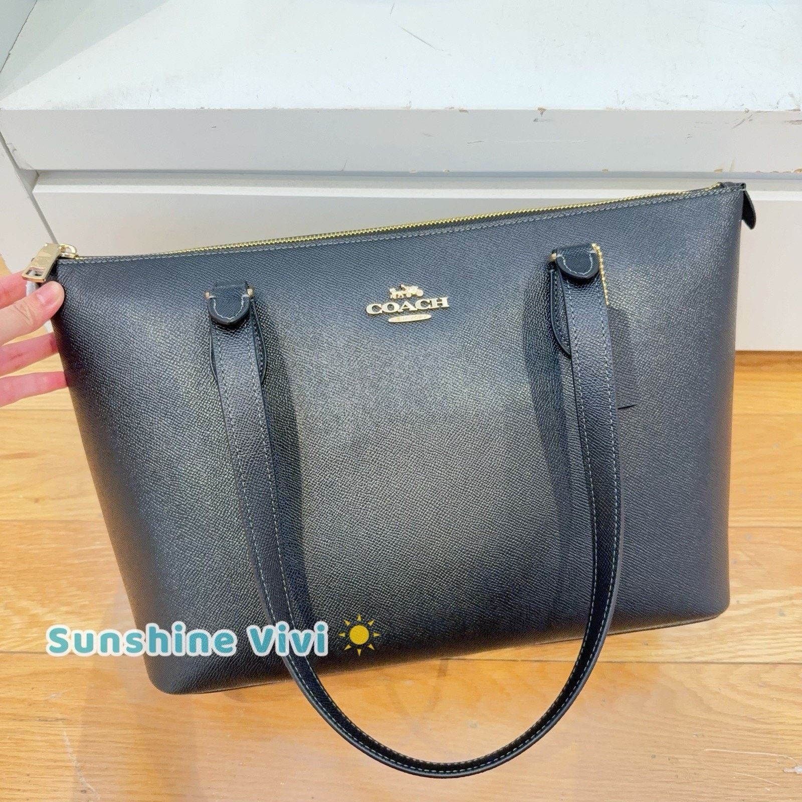 Coach NWT Coach Gallery Tote Bag Leather CV402 Gold/Black Size ONE SIZE - 1 Thumbnail