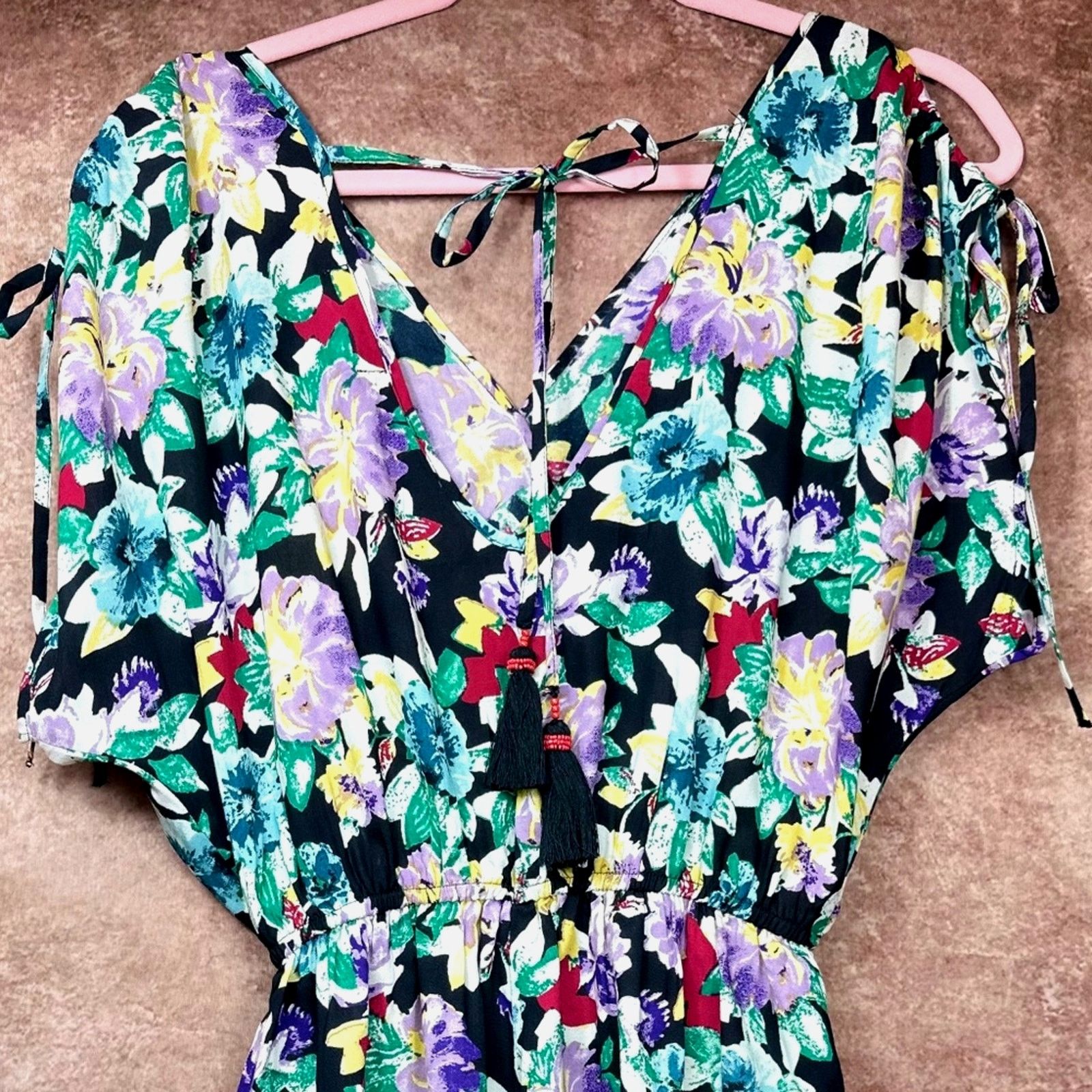 Other Band of Gypsies Sapphire Trends Floral Romper Black/Multi S Size 28" / US 6 / IT 42 - 11 Thumbnail