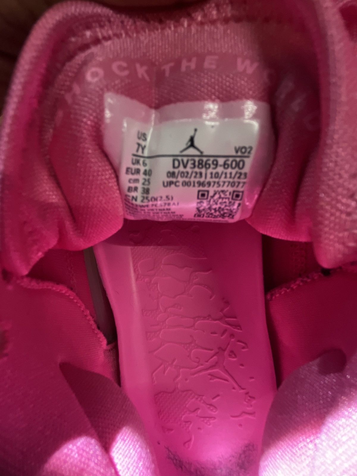 Jordan Brand Pink Zion 3 Size US 7 / EU 40 - 6 Thumbnail