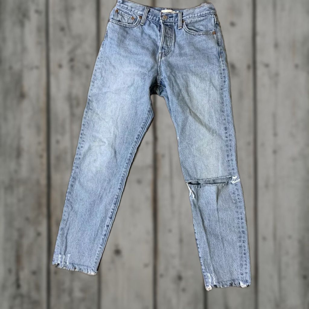 Levi's VINTAGE Levi's Wedgie Fit High Rise Distressed Women's Blue Jeans Size 26 X 27 Size 26" / US 2 / IT 38 - 1 Thumbnail
