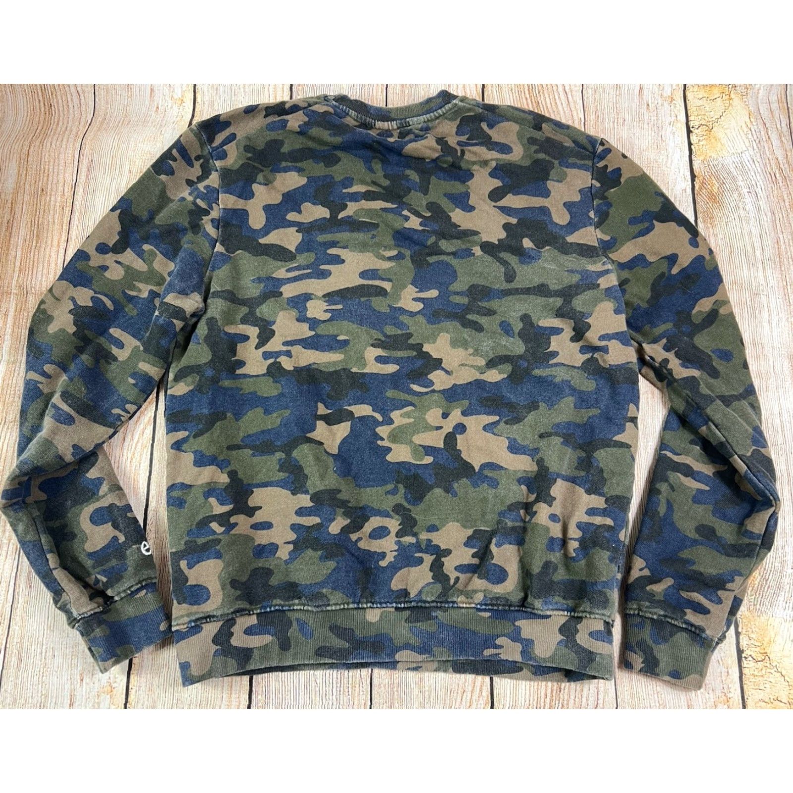 Eleven Paris Eleven Paris Sweatshirt Crewneck Camo Multicolor L’amour La Plage Size S Small Mens Pullover Regular Crewneck Fading Pre owned Size US S / EU 44-46 / 1 - 2 Thumbnail
