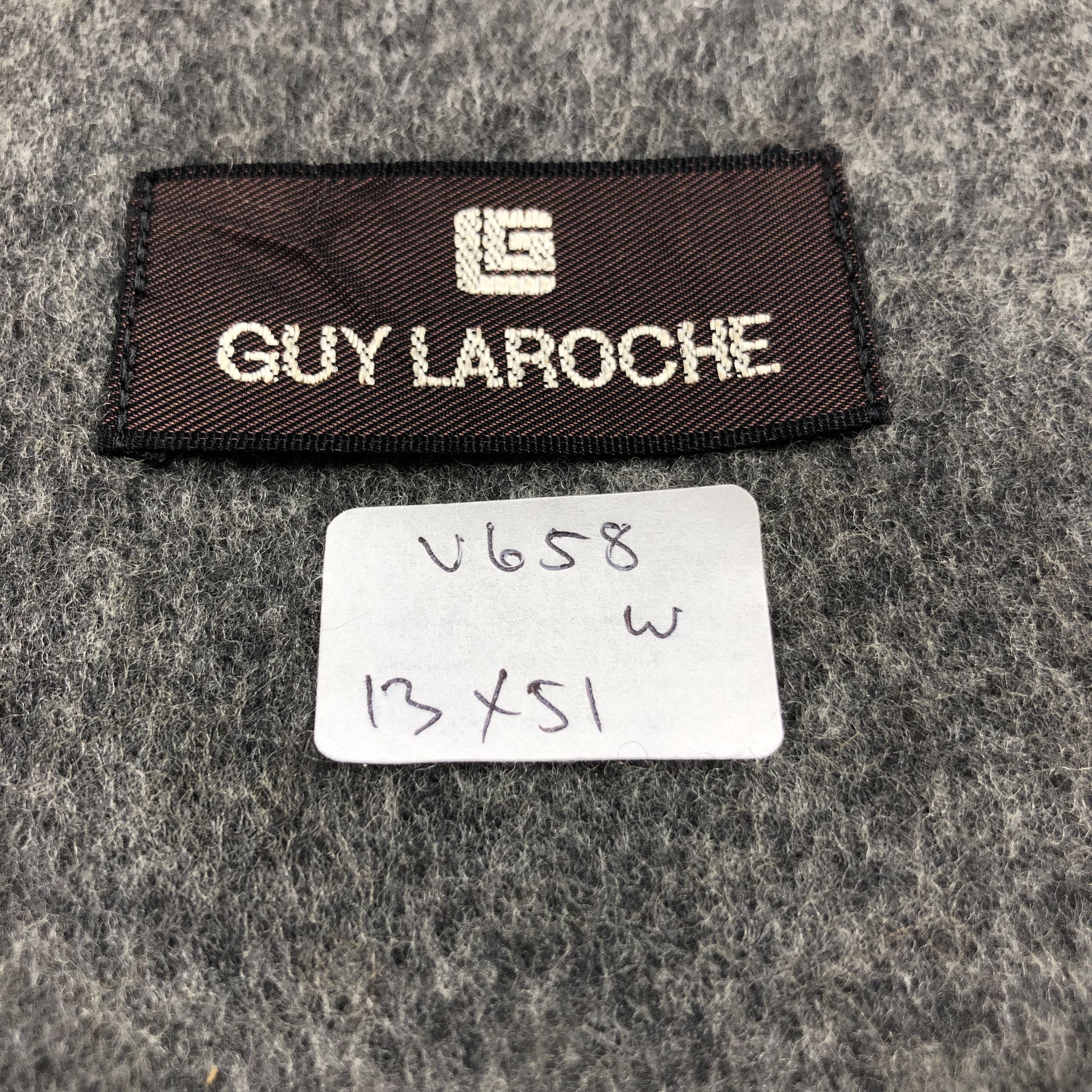 Guy Laroche Guy Laroche Cashmere Scarf Muffler V658 Size ONE SIZE - 12 Thumbnail