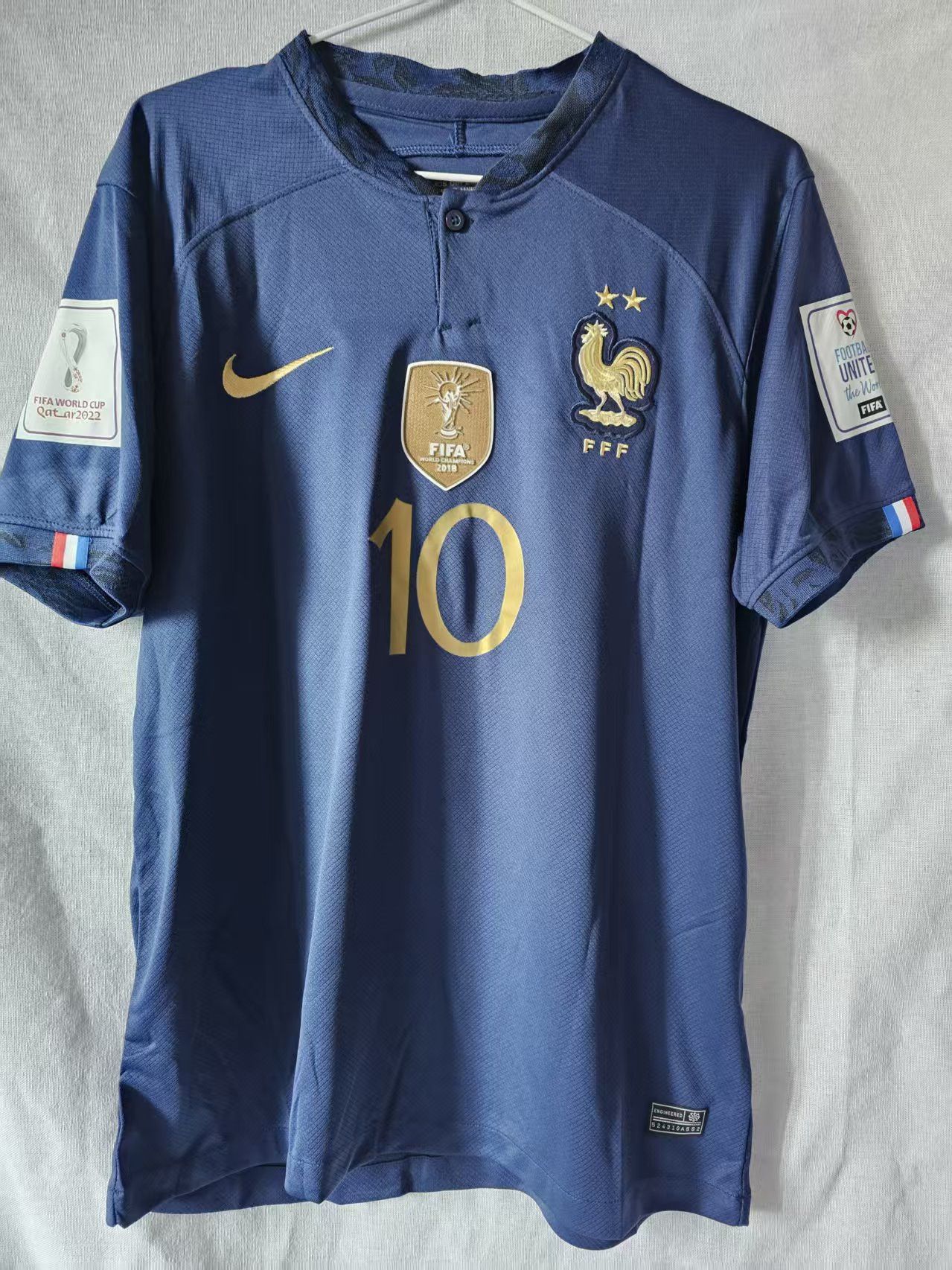Other 2022 World Cup France #10 Kylian Mbappé Jersey Size US S / EU 44-46 / 1 - 2 Thumbnail