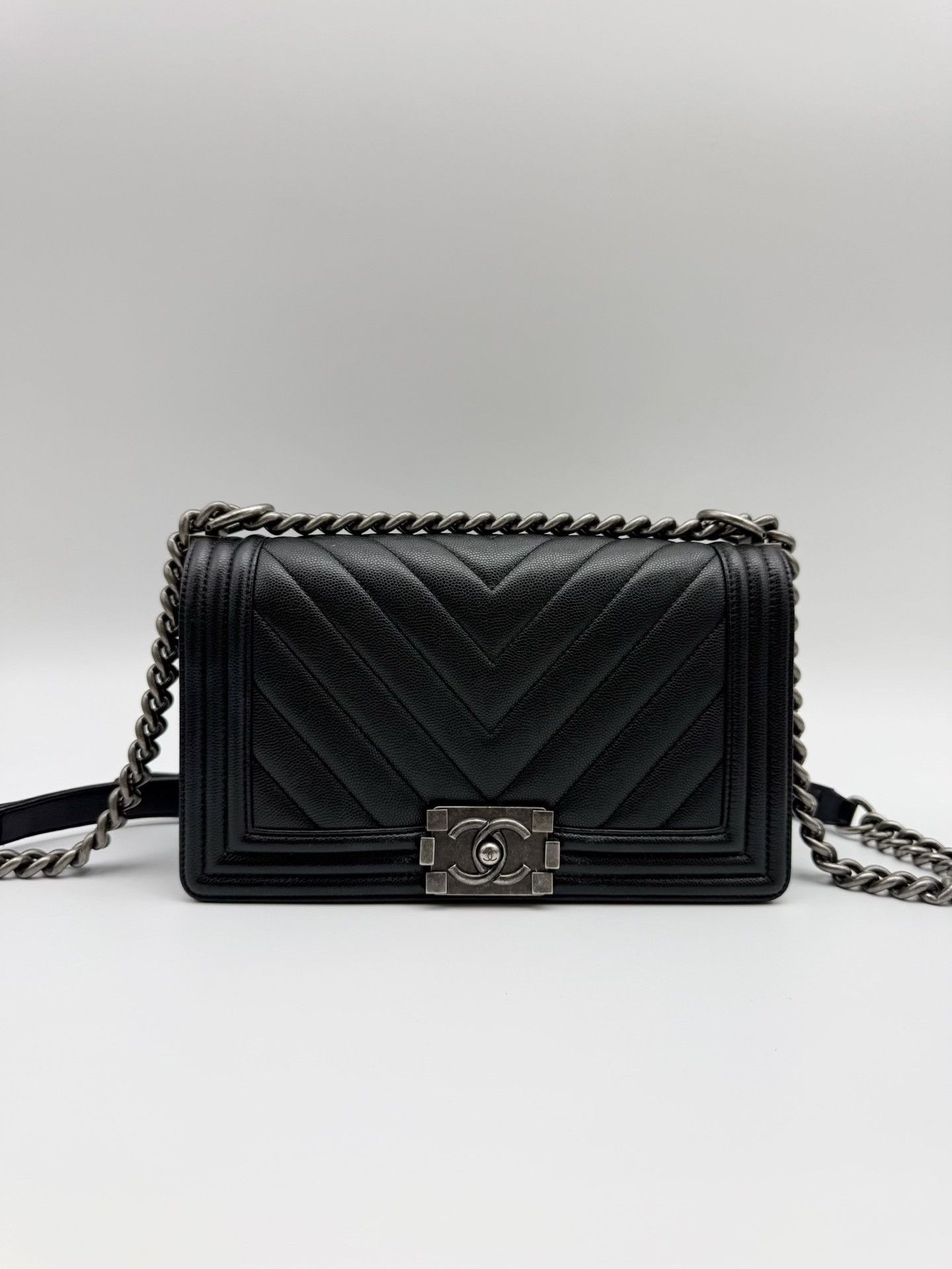 Chanel Pre-loved Bag Very good condition Size ONE SIZE - 1 Thumbnail