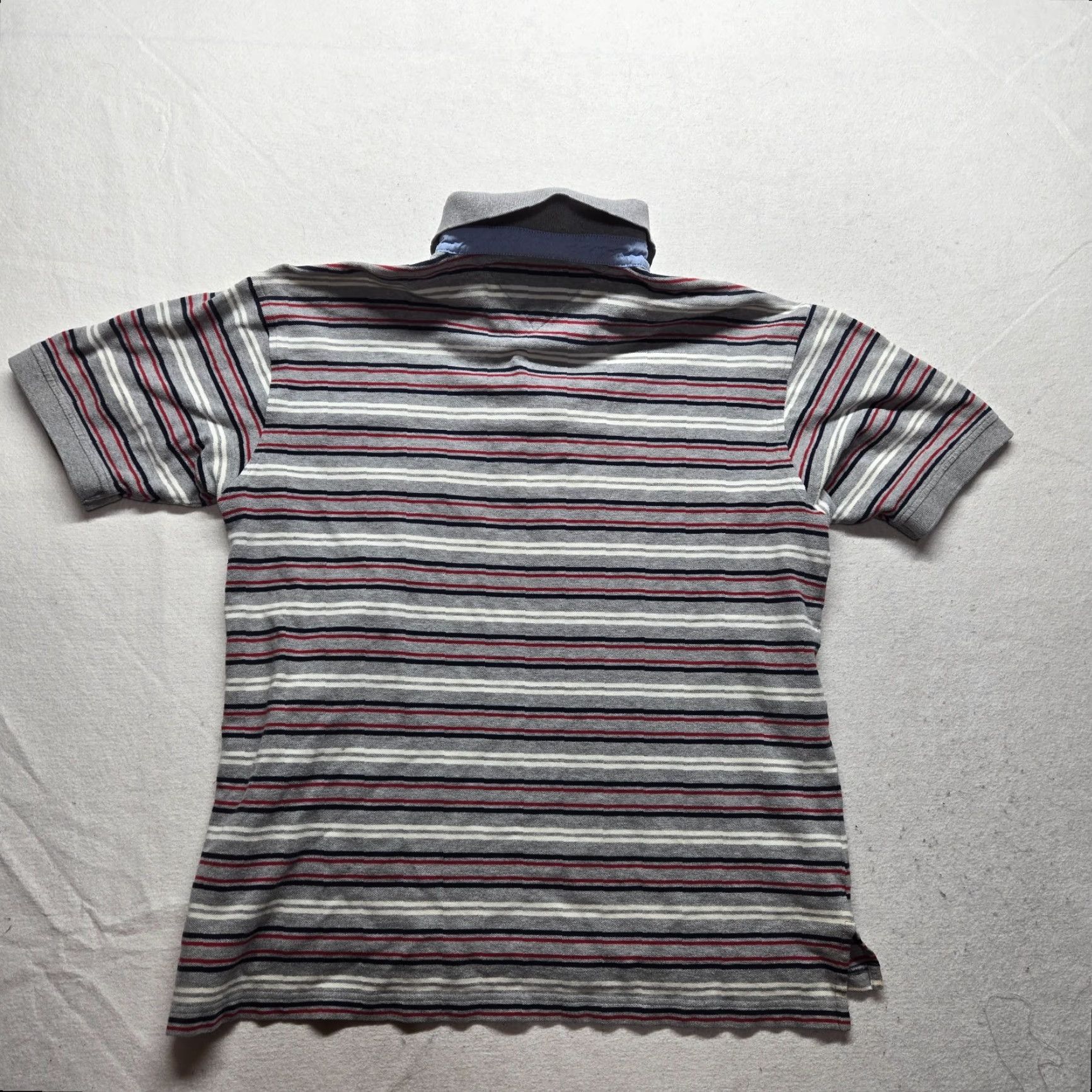 Tommy Hilfiger Tommy Hilfiger Golf Polo Shirt Adult XL Gray White Red Striped Polo Shirt Shirt Casual Men's Golf Polo Size US XL / EU 56 / 4 - 7 Thumbnail