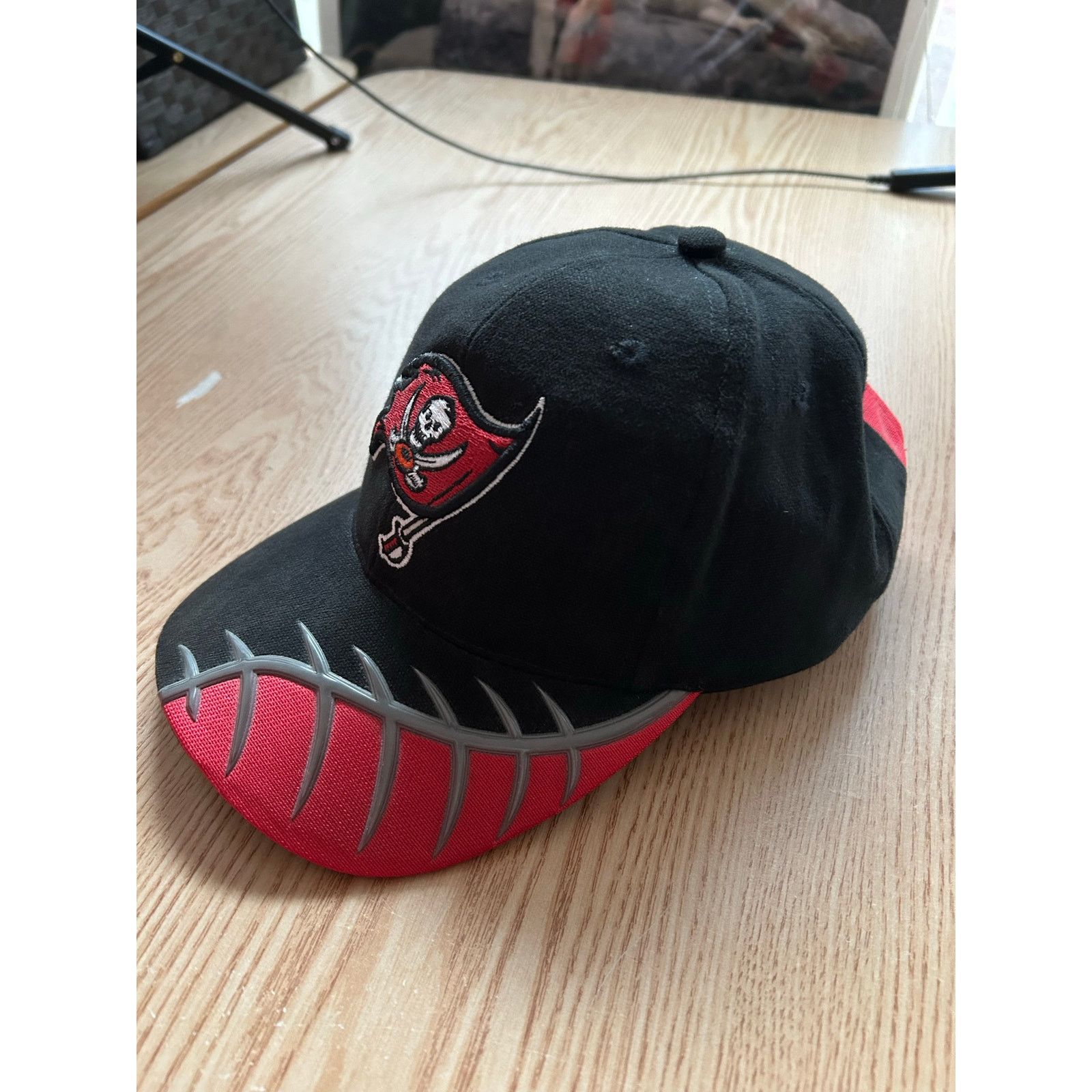 NFL New Unisex Vintage NFL Tampa Bay Bucs Baseball Cap Size ONE SIZE - 2 Thumbnail