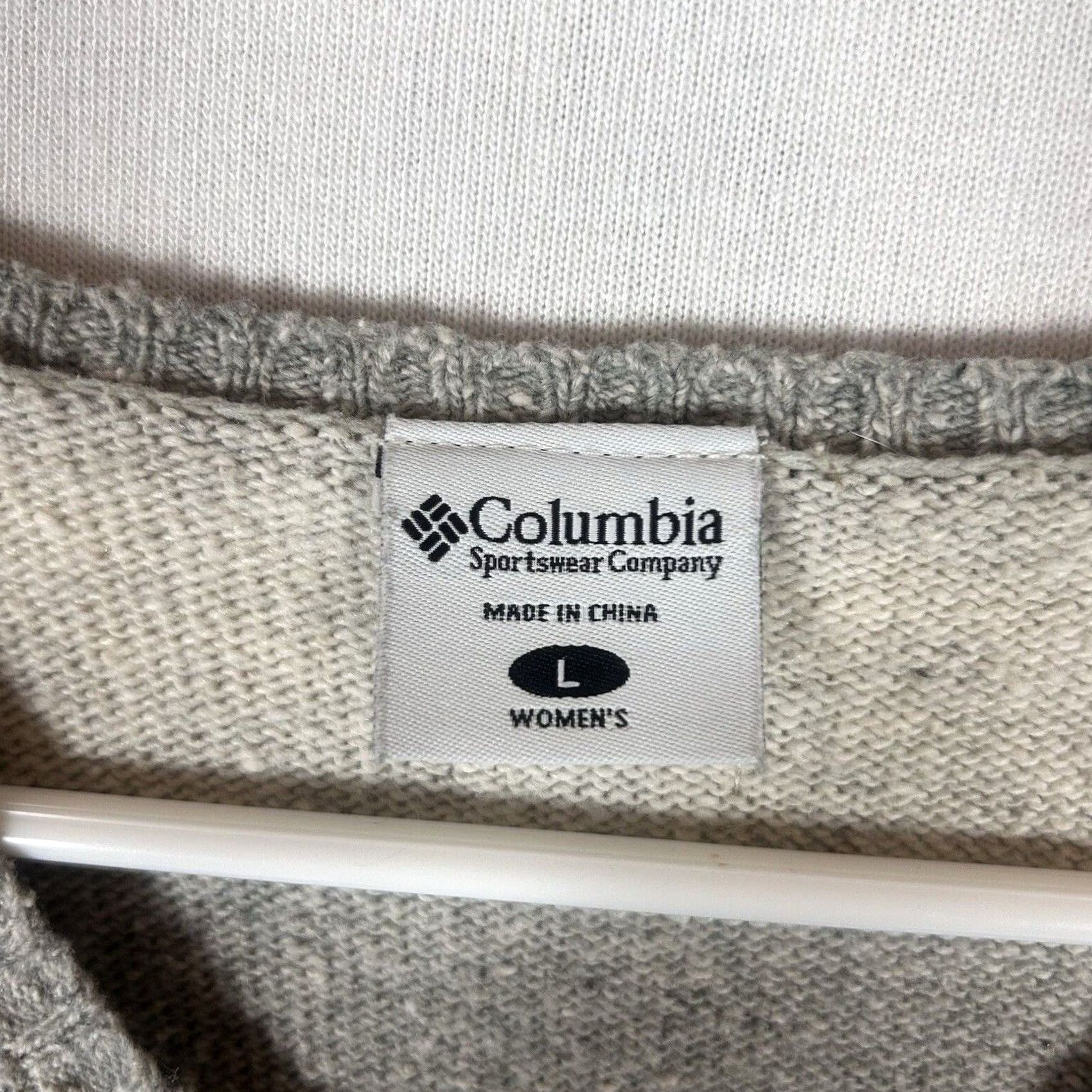 Vintage Columbia Womens Large V-Neck Sweater Gray Striped Long Sleeve Cotton Knit Pullover Casual All Seasons Fashion 90s Y2k Mens Womens Girls Size L / US 10 / IT 46 - 3 Thumbnail
