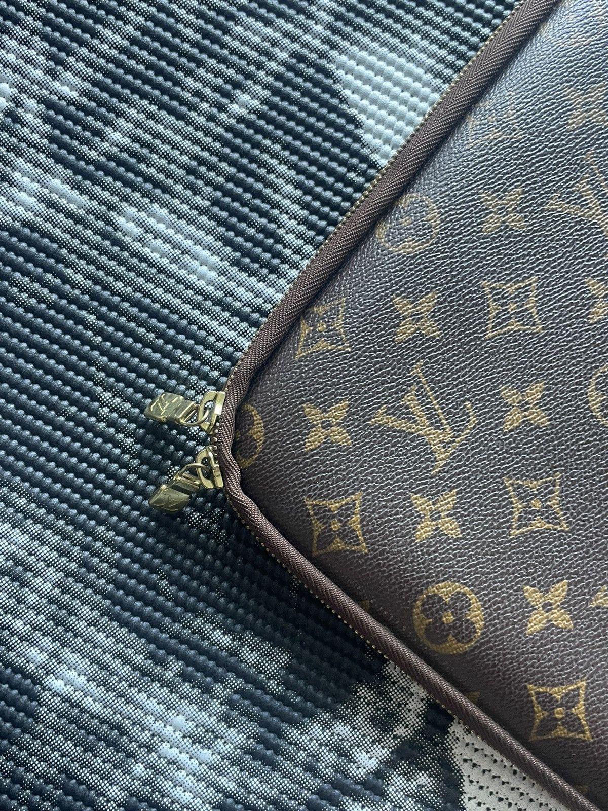 Louis Vuitton LV laptop monogram case Size ONE SIZE - 3 Thumbnail