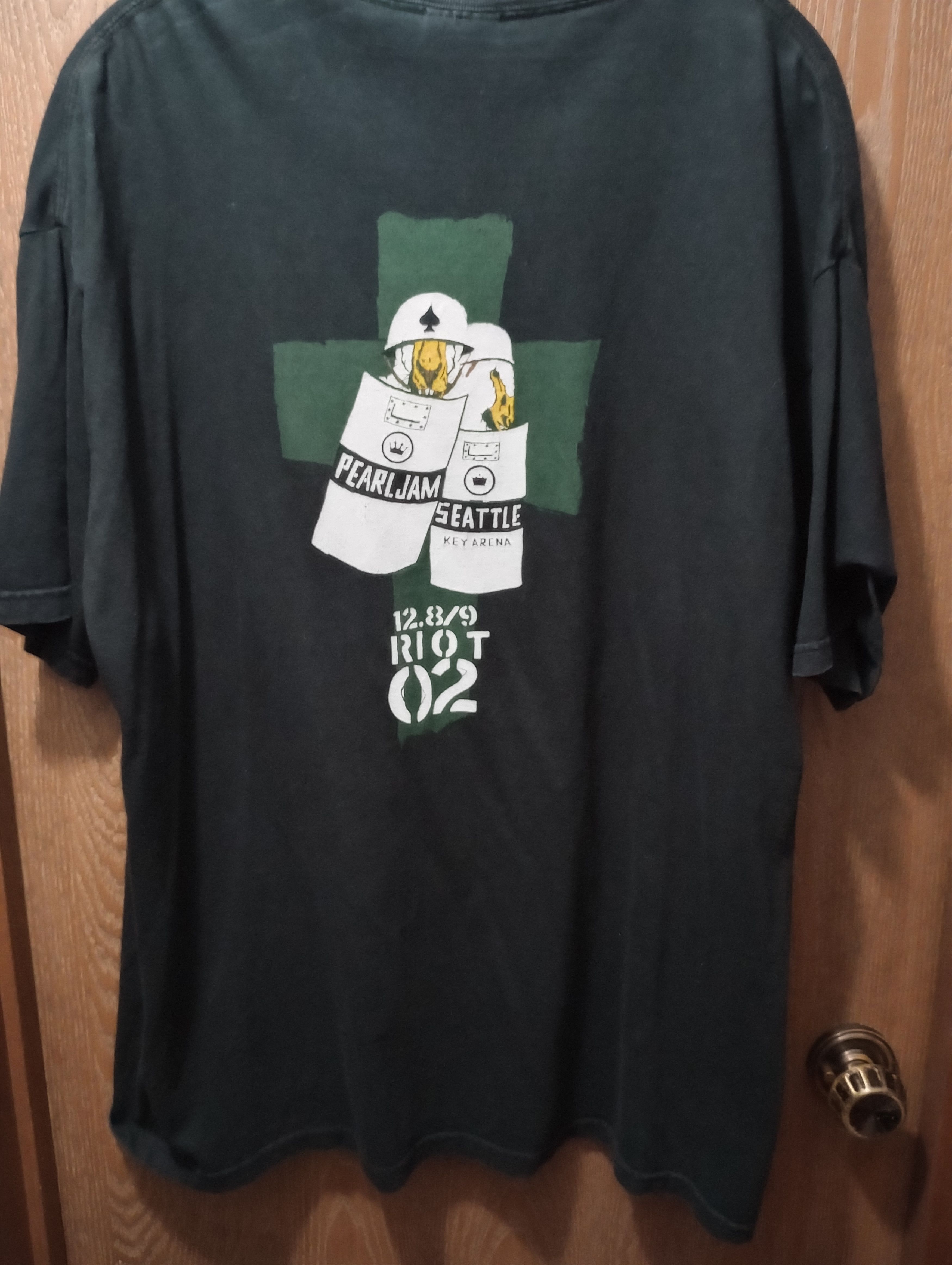 Hanes Pear Jam Concert T-shirt Seattle December 2002 Size US XL / EU 56 / 4 - 2 Thumbnail
