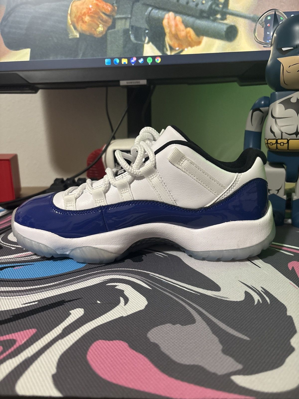 Jordan Brand Air Jordan 11 Retro Low / White Concord Size US 7 / EU 40 - 2 Thumbnail