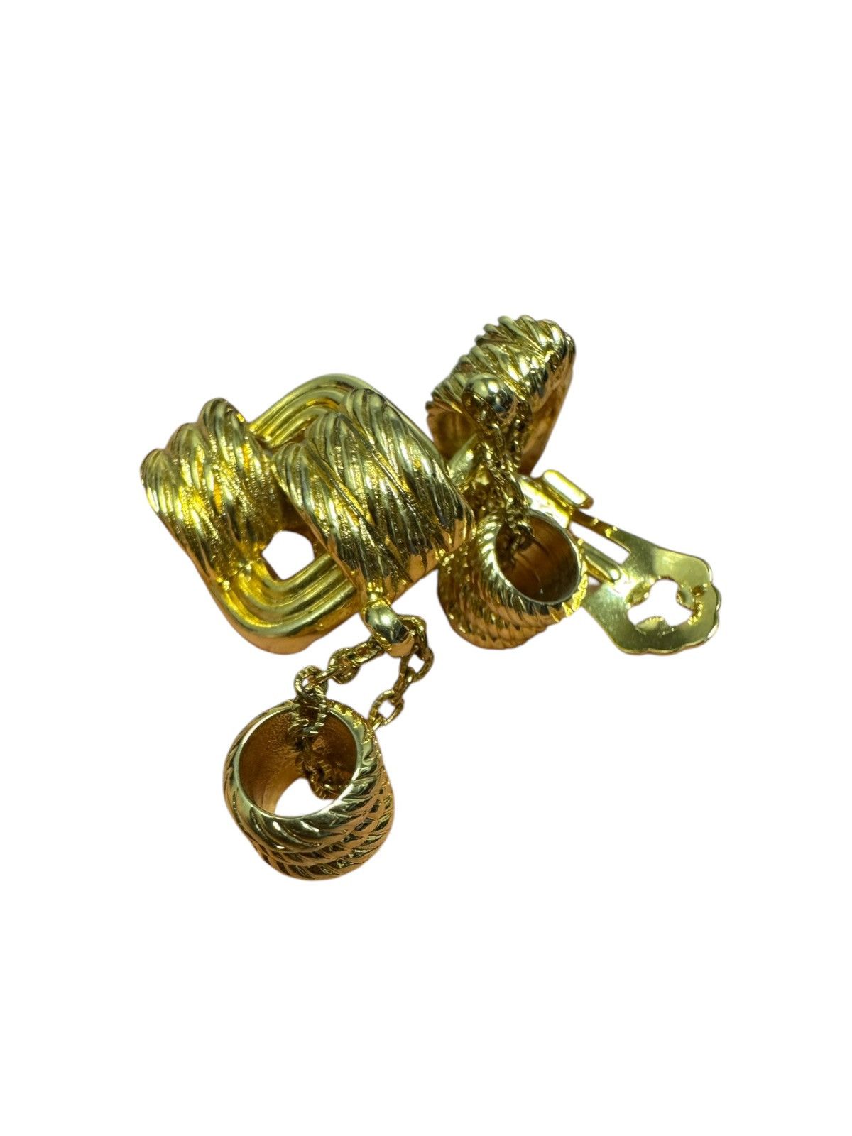 Designer × Jewelry × Vintage VINTAGE CLIP-ON EARRING WITH A RENAISSANCE REVIVAL DESIGN Size ONE SIZE - 7 Thumbnail