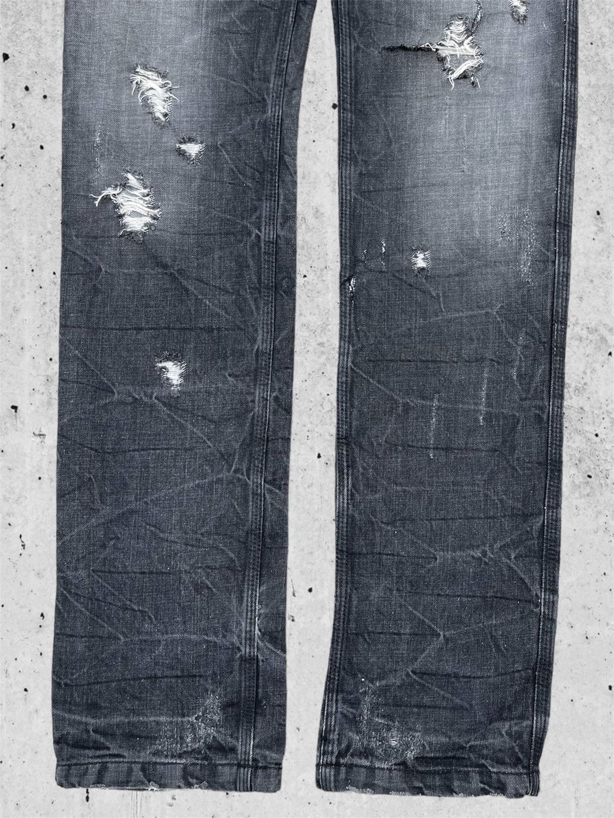 Japanese Brand 🔥 Japanese Brand Black Distressed Denim W31🔥 Size US 31 - 4 Thumbnail
