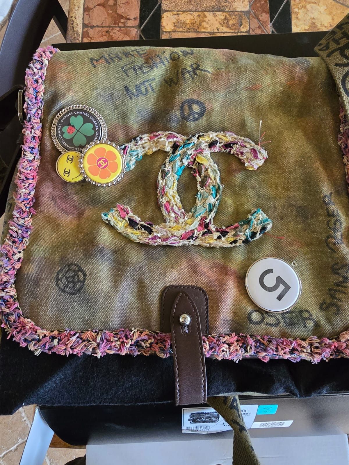 Chanel Graffiti Canvas On The Pavements Small Messenger Bag in Green, Women's