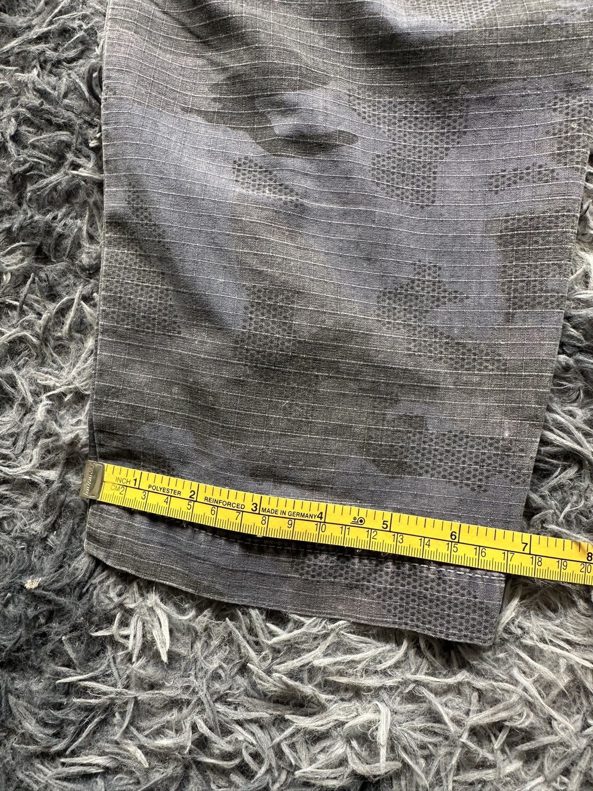 Marithe + Francois Girbaud 2000s MFG camo cargo hybrid quarter pants Size US 33 - 17 Thumbnail
