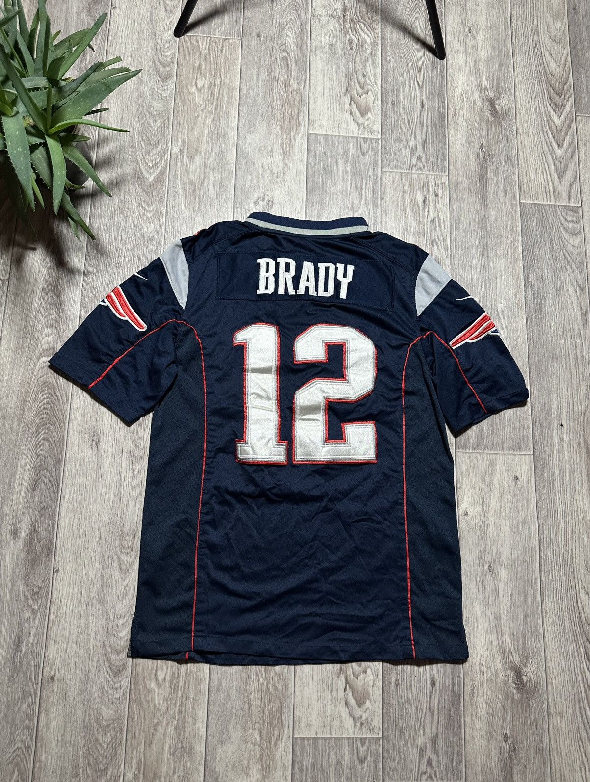 Nike Vintage Nike NFL Patriots Tom Brady 12 Jersey Size US M / EU 48-50 / 2 - 2 Thumbnail