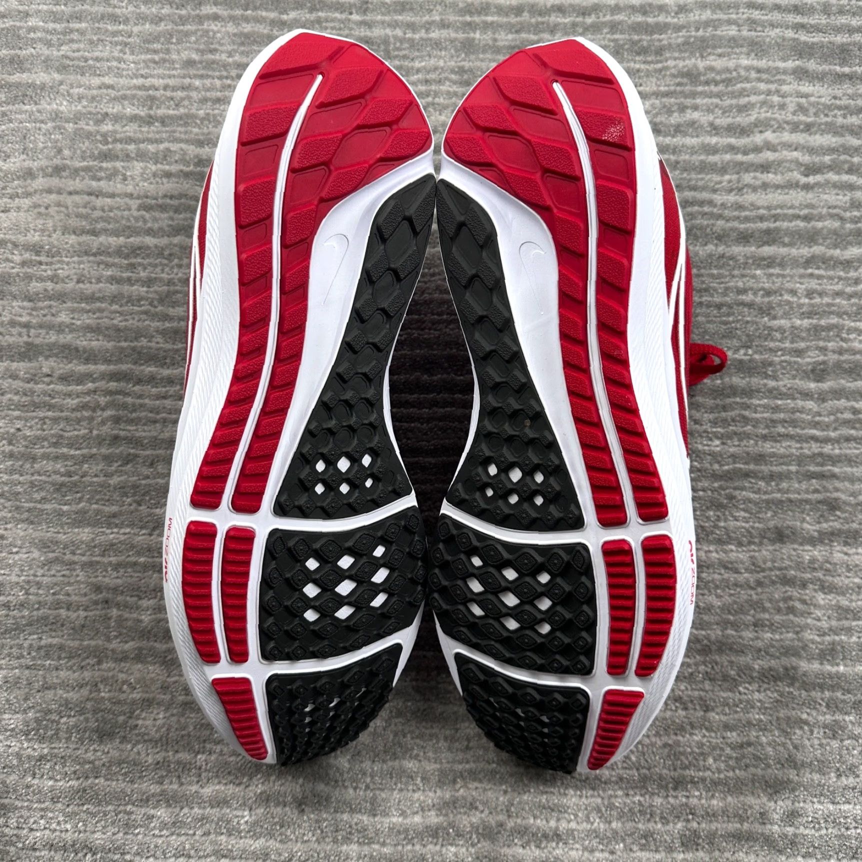 Nike Nike Air Zoom Pegasus 39 Mens 14 NFL Tampa Bay Buccaneers Red 2022 Size ONE SIZE - 7 Thumbnail