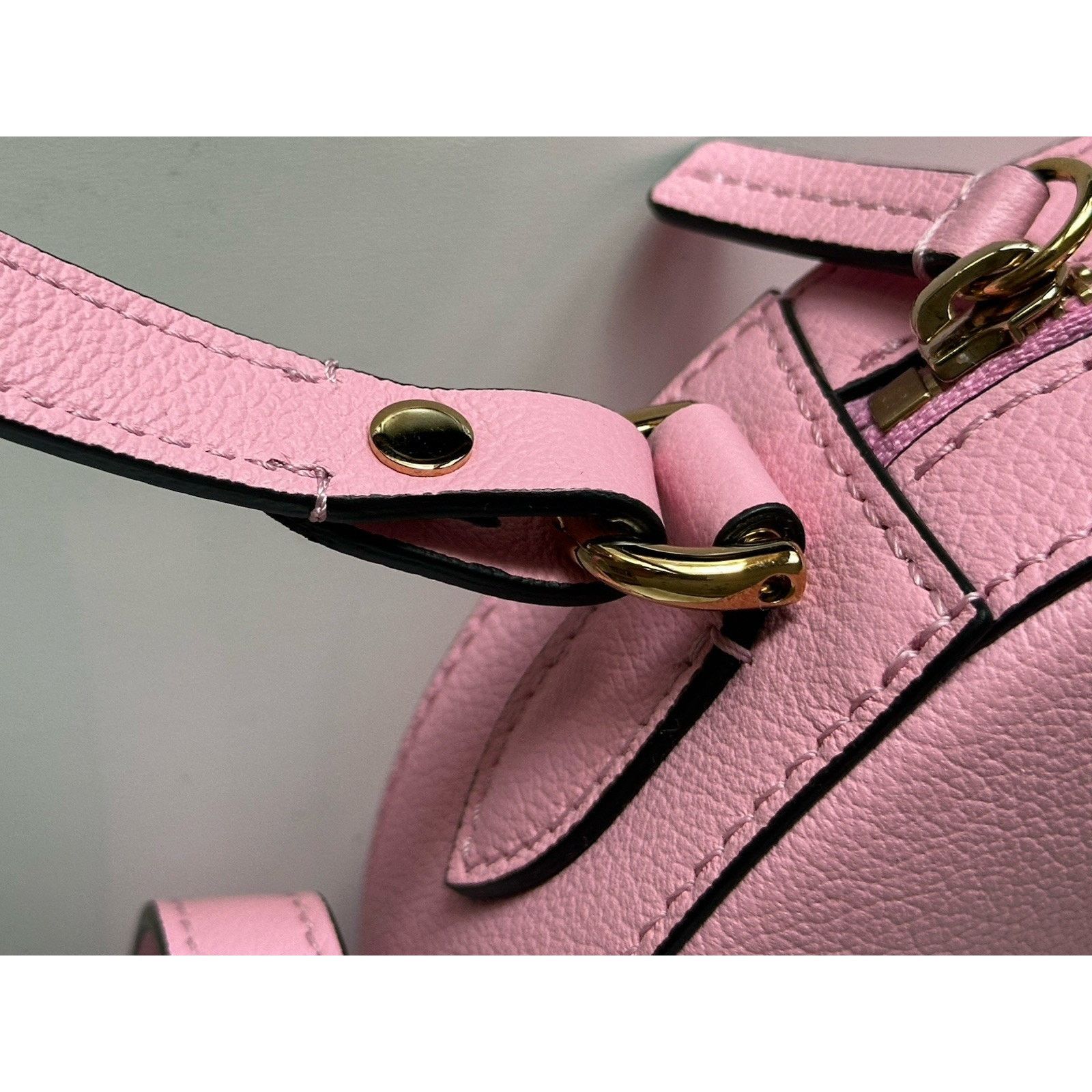 Versace Versace Medusa Calf Leather Round Pink Crossbody Bag 1021602 Size ONE SIZE - 8 Thumbnail