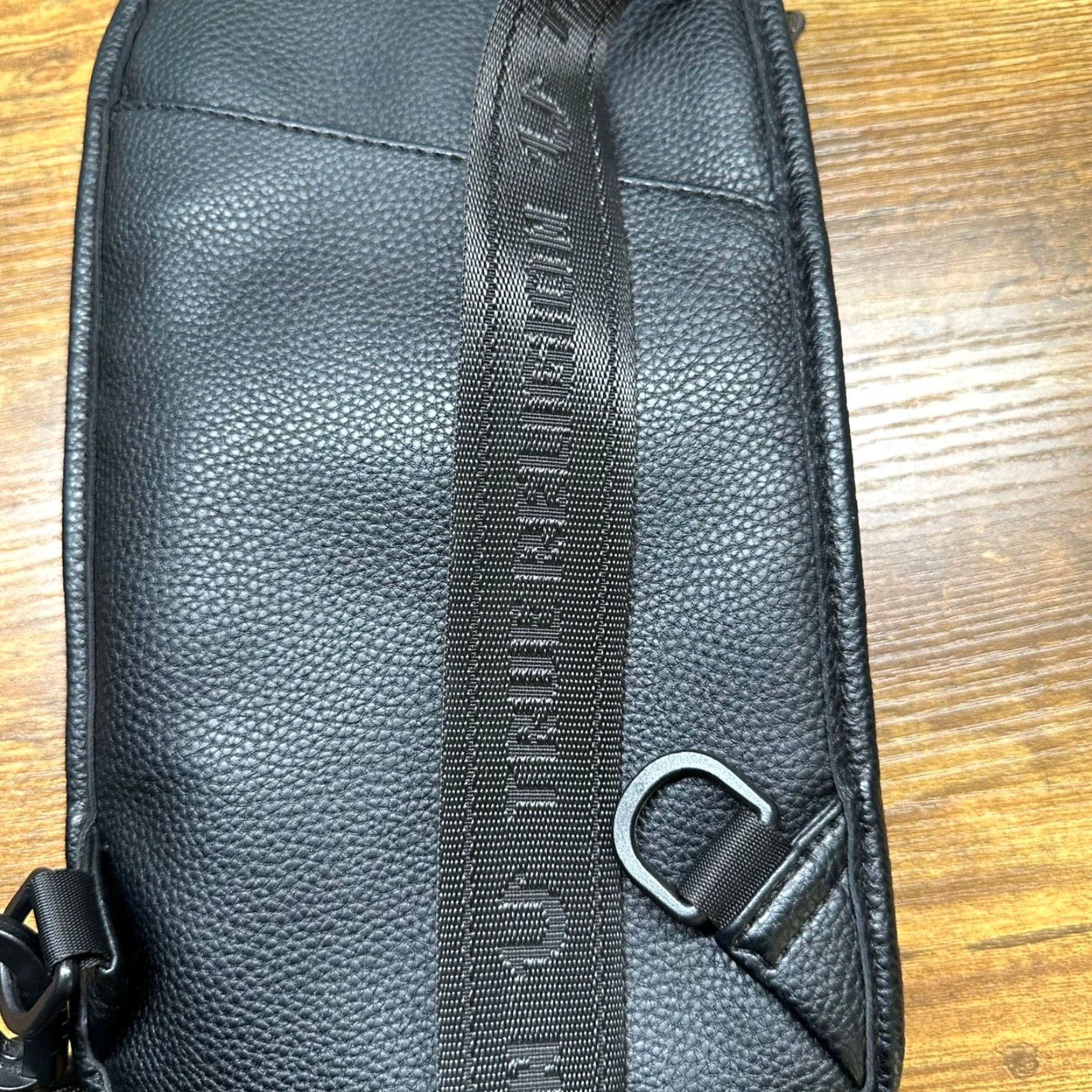 True Religion True Religion Sling Bag Crossbody Backpack Men Small Black Faux Leather Nylon Adjustable Strap Zip Pockets Horseshoe Logo 90s? Size ONE SIZE - 5 Thumbnail