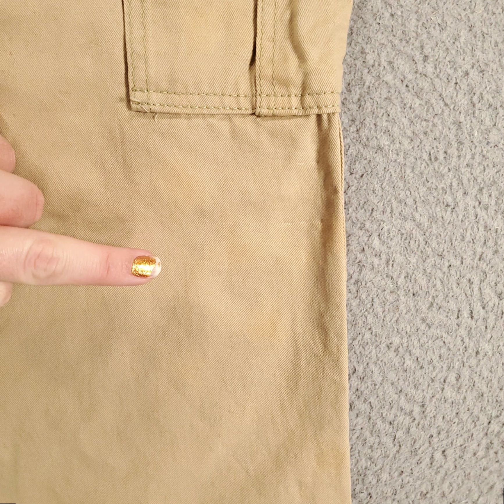 Old Navy VINTAGE Old Navy Cargo Pants 33x30 Beige Men 5-Pocket Cargo 33 Relaxed Straight Casual Travel Workwear Old Navy Mens Beige Cargo Pants Size US 33 - 5 Thumbnail