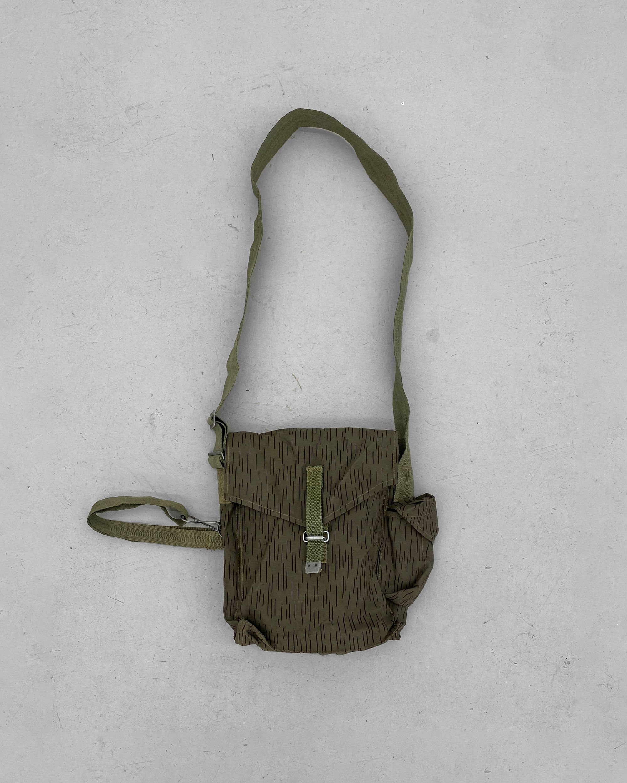 Vintage 1960s NVA Camo Gas Mask UTV Bag Size ONE SIZE - 1 Thumbnail