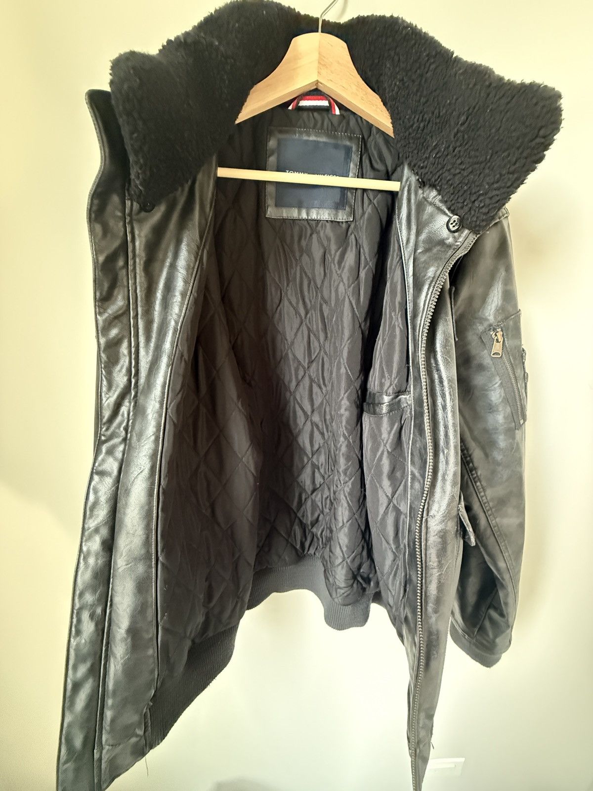 Tommy Hilfiger Tommy Hilfiger Military Faux Leather Jacket Size Large Size US L / EU 52-54 / 3 - 5 Thumbnail