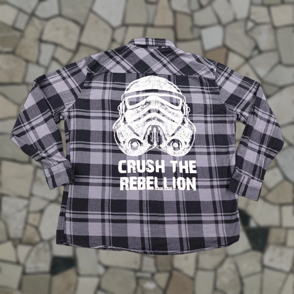 Disney Disney Star Wars Stormtrooper Flannel Button-Up Shirt Men Large Gray Plaid Size US L / EU 52-54 / 3 - 1 Thumbnail