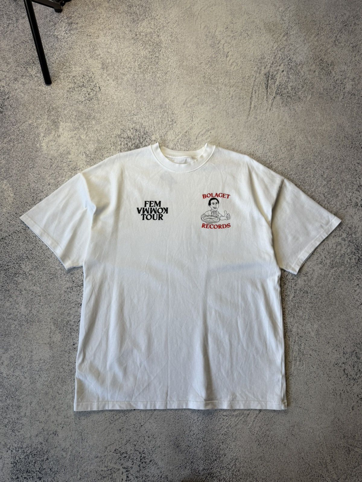 Band Tees Bolaget Records “Fem Komma Tour” 2023 Concert T-Shirt White Size US S / EU 44-46 / 1 - 1 Thumbnail