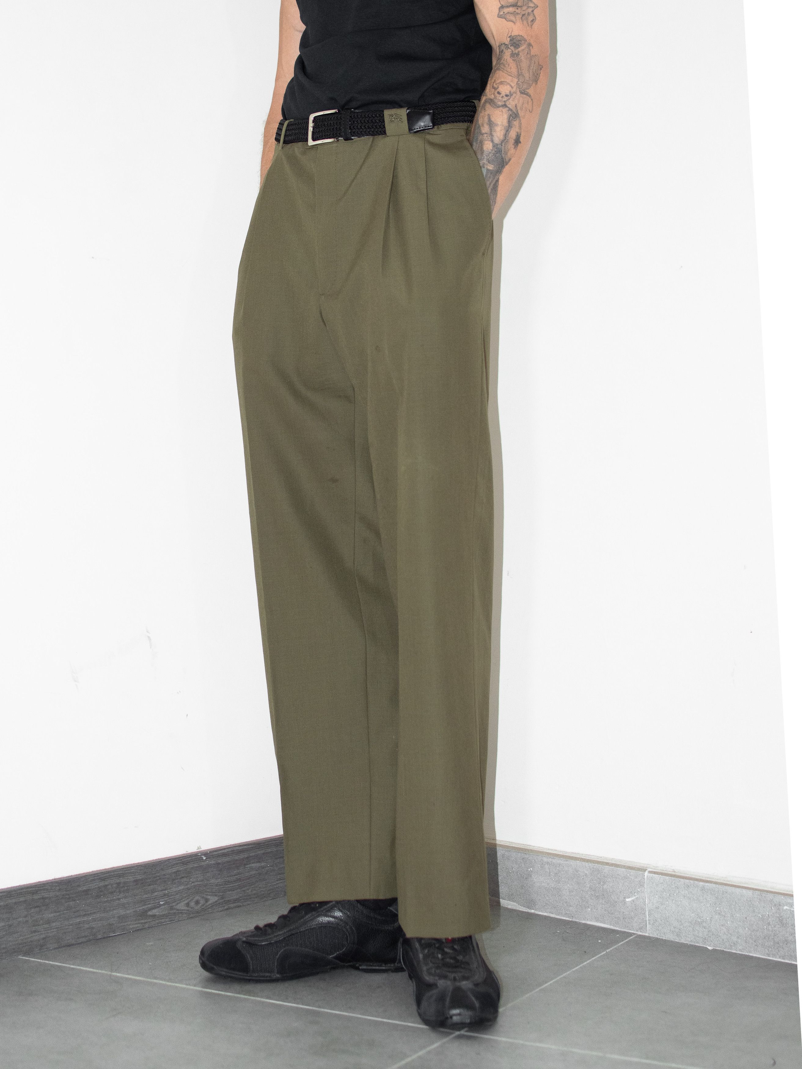 Burberry × Designer × Vintage OG burberry Vintage Green Wide leg pleated chino Trousers Size US 34 / EU 50 - 1 Thumbnail