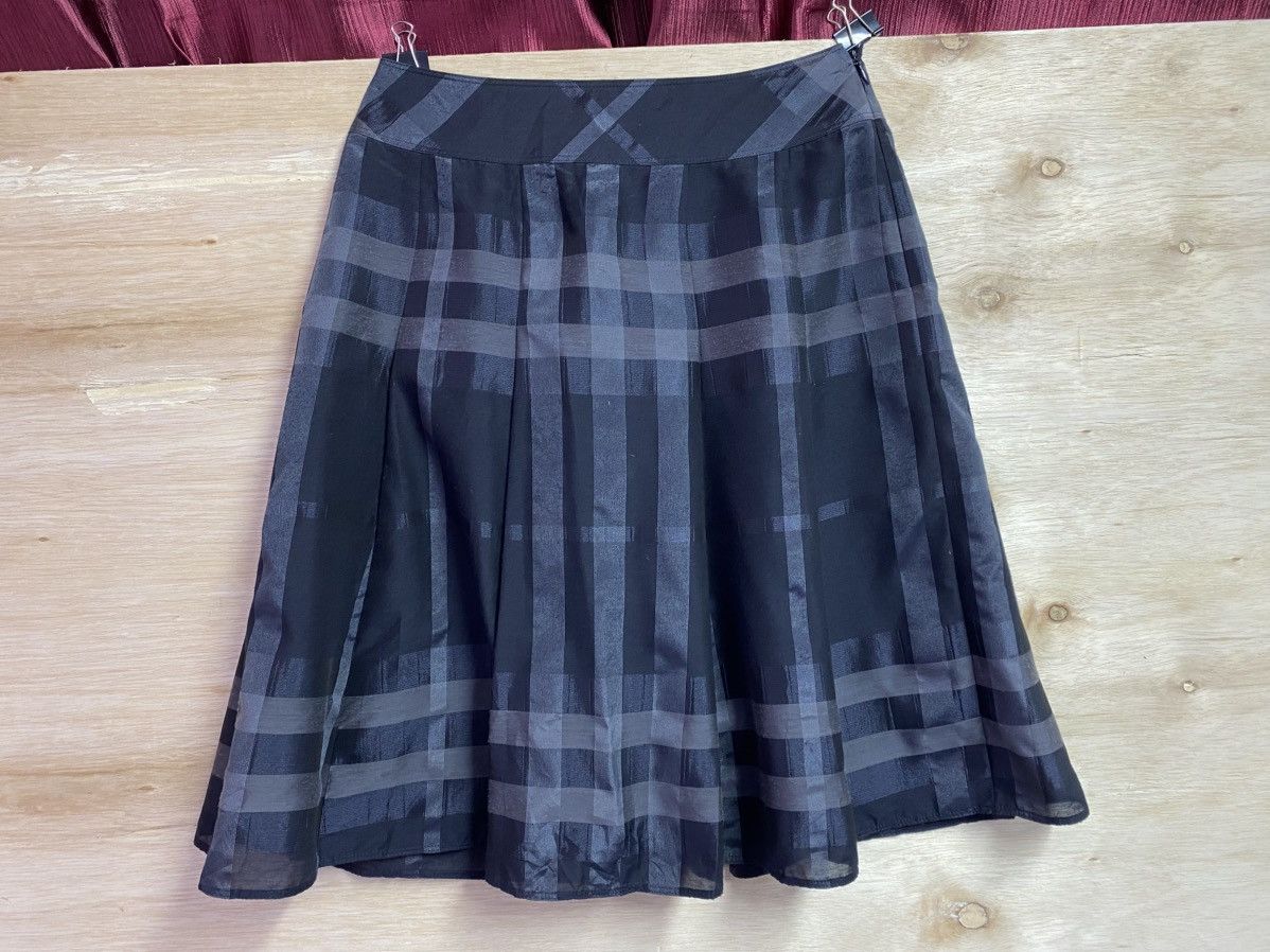 Burberry Burberry skirt Size 30" / US 8 / IT 44 - 1 Thumbnail