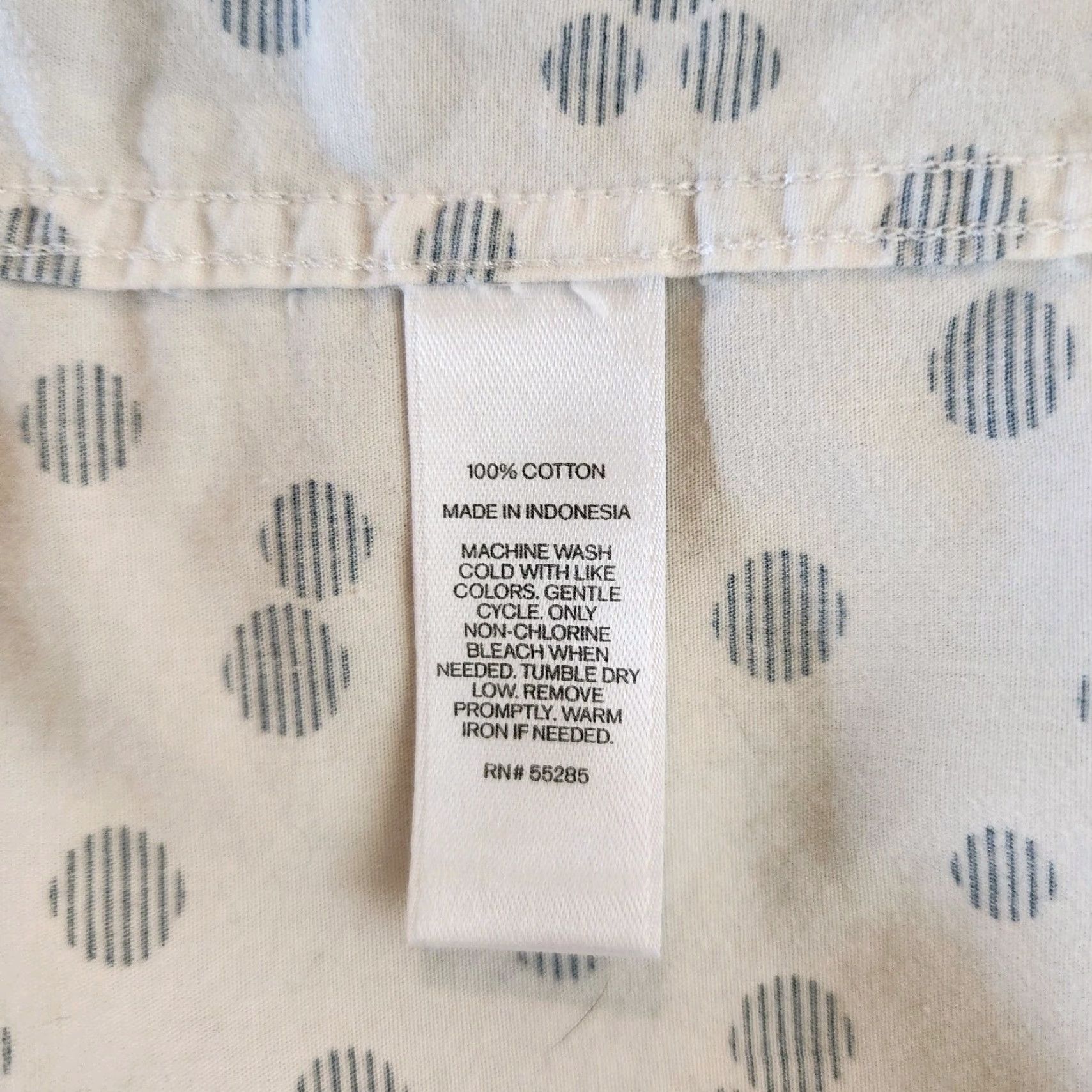 Express Express Womens Shirt |XS| White/Navy Polka Dot Fitted Short Sleeve Buttonfront Shirt Size XS / US 0-2 / IT 36-38 - 6 Thumbnail