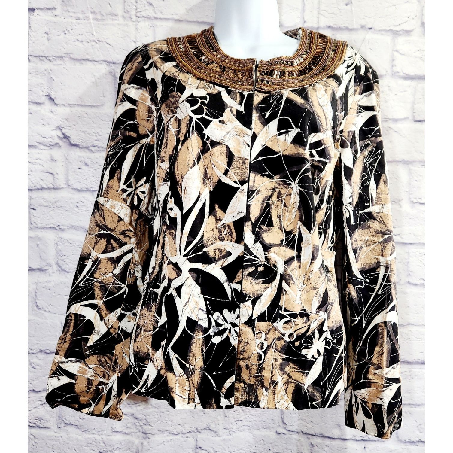 Other Chico's Black Tan White Beaded Collar Hook & Eye Jacket 1 M Size M / US 6-8 / IT 42-44 - 1 Thumbnail