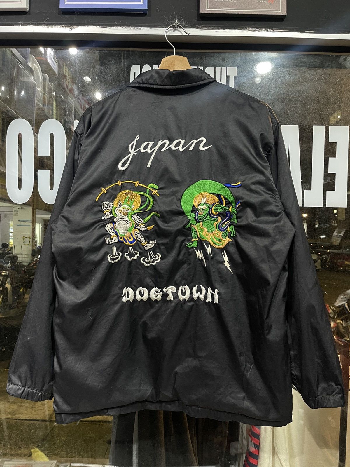 Other Vintage Dogtown Embroidered Oni Japan Coach Jacket Size US XL / EU 56 / 4 - 1 Thumbnail
