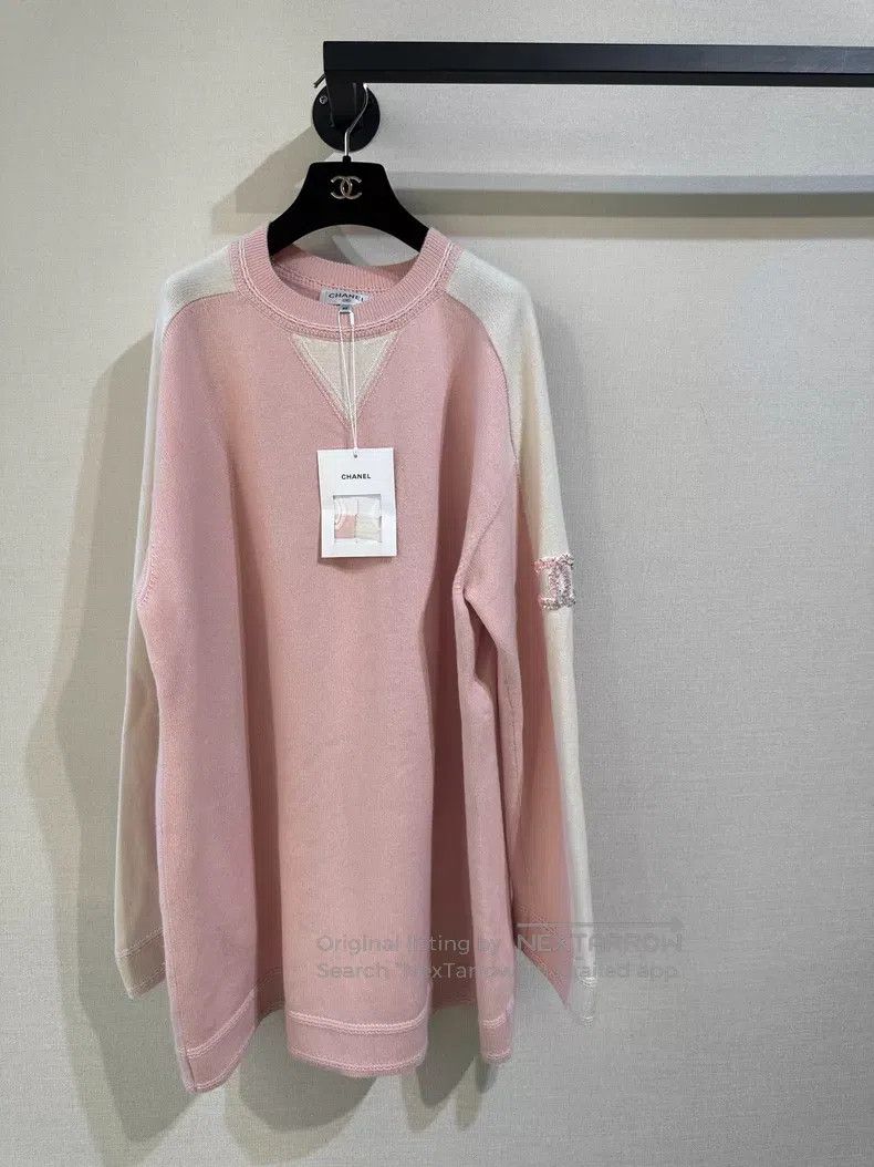 Chanel Chanel Pink and white colour-matched cashmere double C bad Size XS / US 0-2 / IT 36-38 - 1 Thumbnail