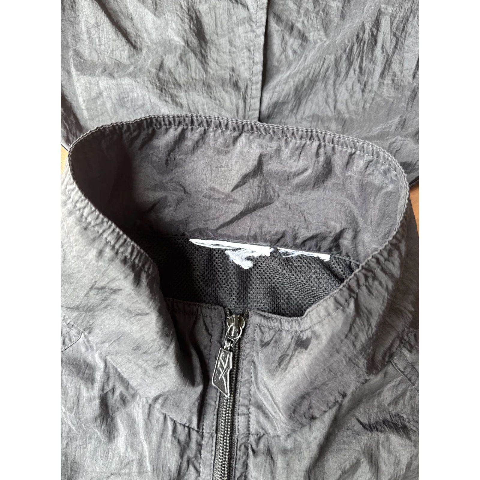 Reebok VINTAGE Rebook Windbreaker Jacket Mens M Black Hooded Windbreaker 90s Retro Outdoor USA Logo Zipper Pocket Full Zip Size US M / EU 48-50 / 2 - 3 Thumbnail