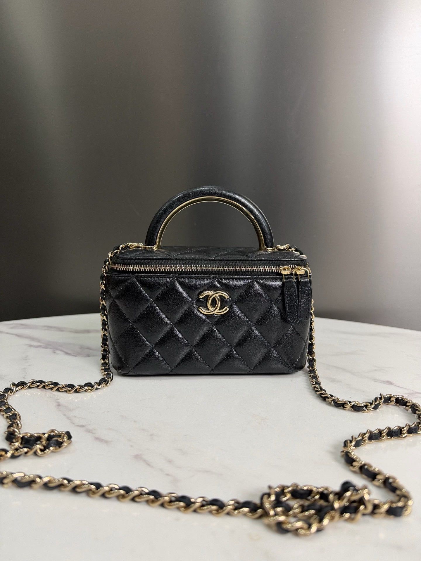 Chanel Pre-loved Bag Very good condition Size ONE SIZE - 1 Thumbnail