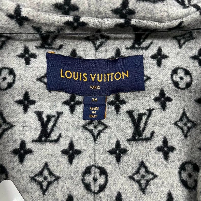 Louis Vuitton Louis Vuitton Short black bathrobe coat with full print an Size XS / US 0-2 / IT 36-38 - 3 Thumbnail