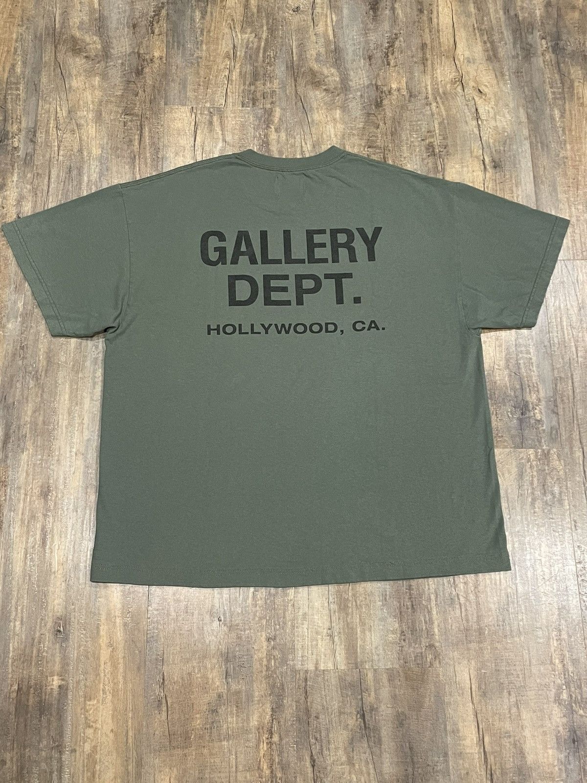 Gallery Dept. Souvenir T-shirt army hotsell green L size