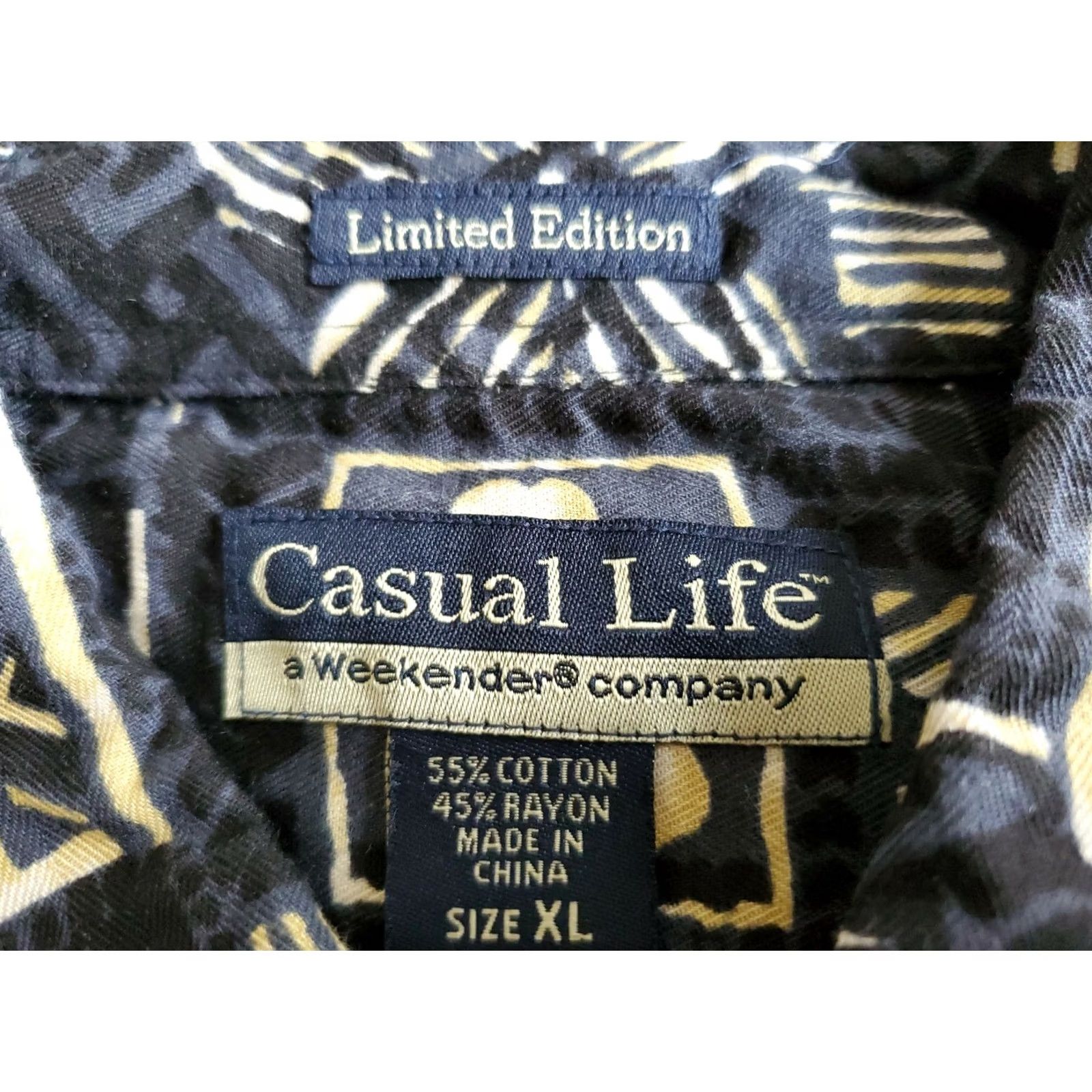 ALOHAS VINTAGE Weekender Casual Aloha Hawaiian Shirt XL Men Button-Up Short Sleeve Black 55% Cotton 45% Rayon Limited Edition Size US XL / EU 56 / 4 - 4 Thumbnail