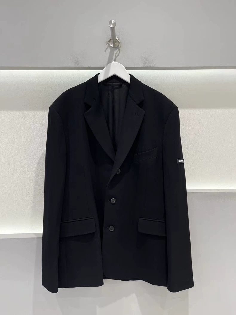 Balenciaga Balenciaga Black Blazing Sleeve Label Suit 2502-Nextarrow Size XS / US 0-2 / IT 36-38 - 1 Thumbnail