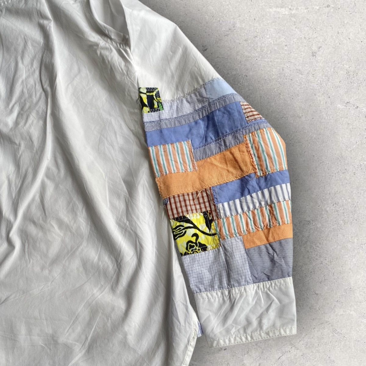 Comme des Garcons SS16 “Faraway” African Patchwork Sleeves Shirt Size US S / EU 44-46 / 1 - 6 Thumbnail